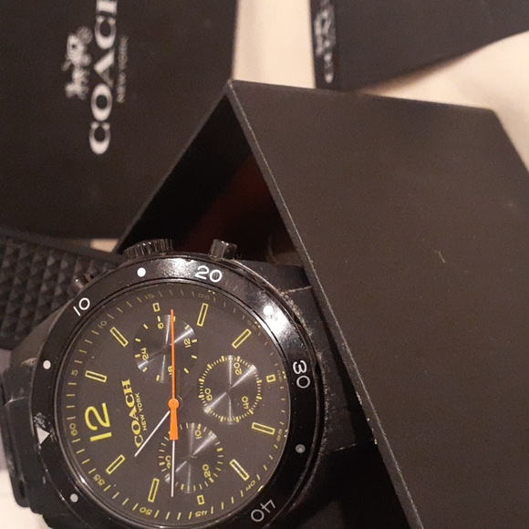 NICE COACH MENS WATCH - Picture 8 of 8